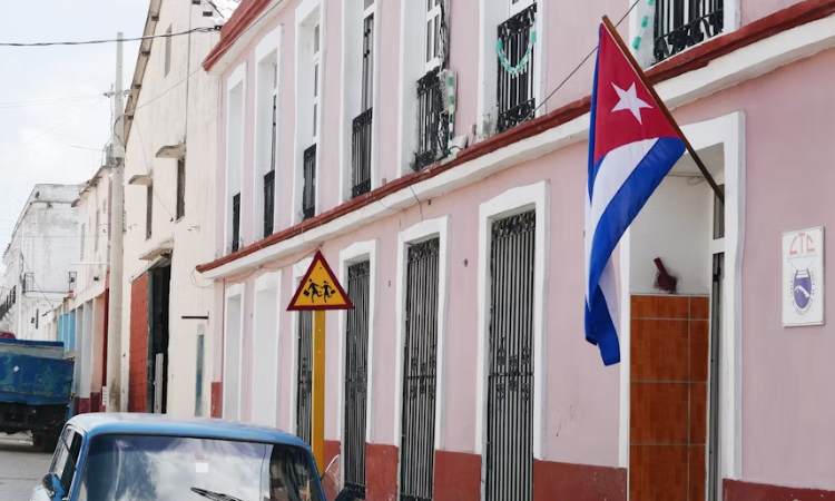 Las causas económicas, políticas y sociales que impulsan la migración de los cubanos